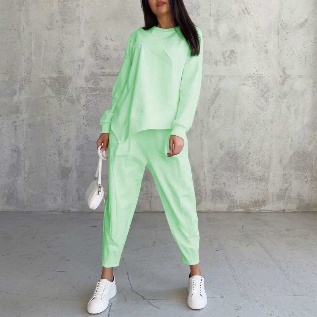 Amanda | Long-sleeved sweatshirt and pants with an asymmetrical hem