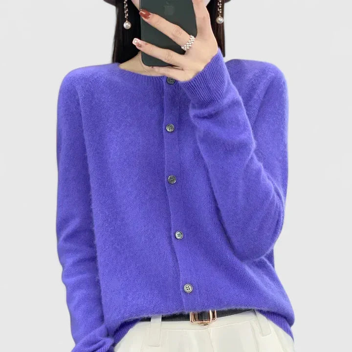 Lyxandria - Comfortable Cardigan