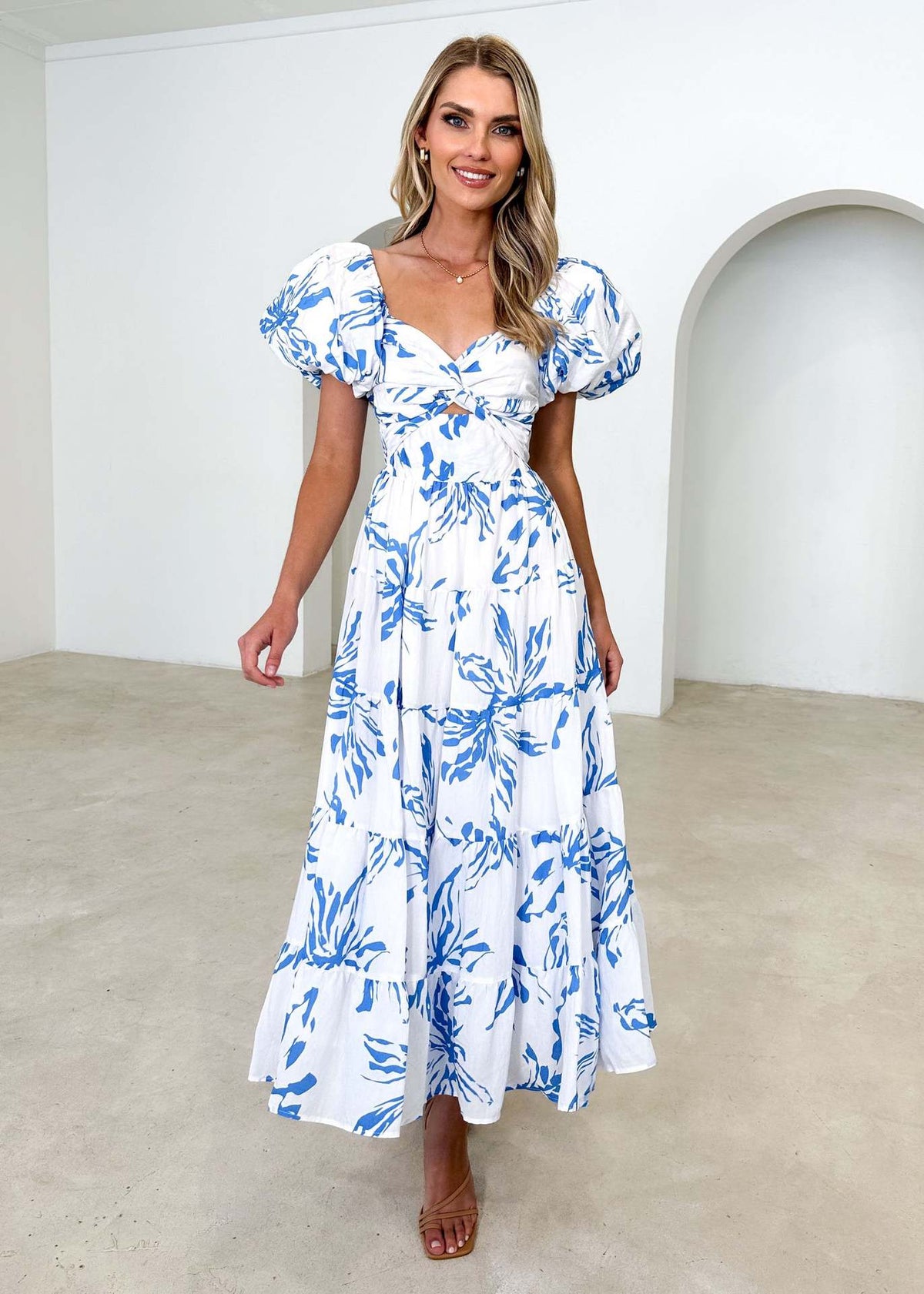 Isla | Robe longue à imprimé avec découpe à la taille