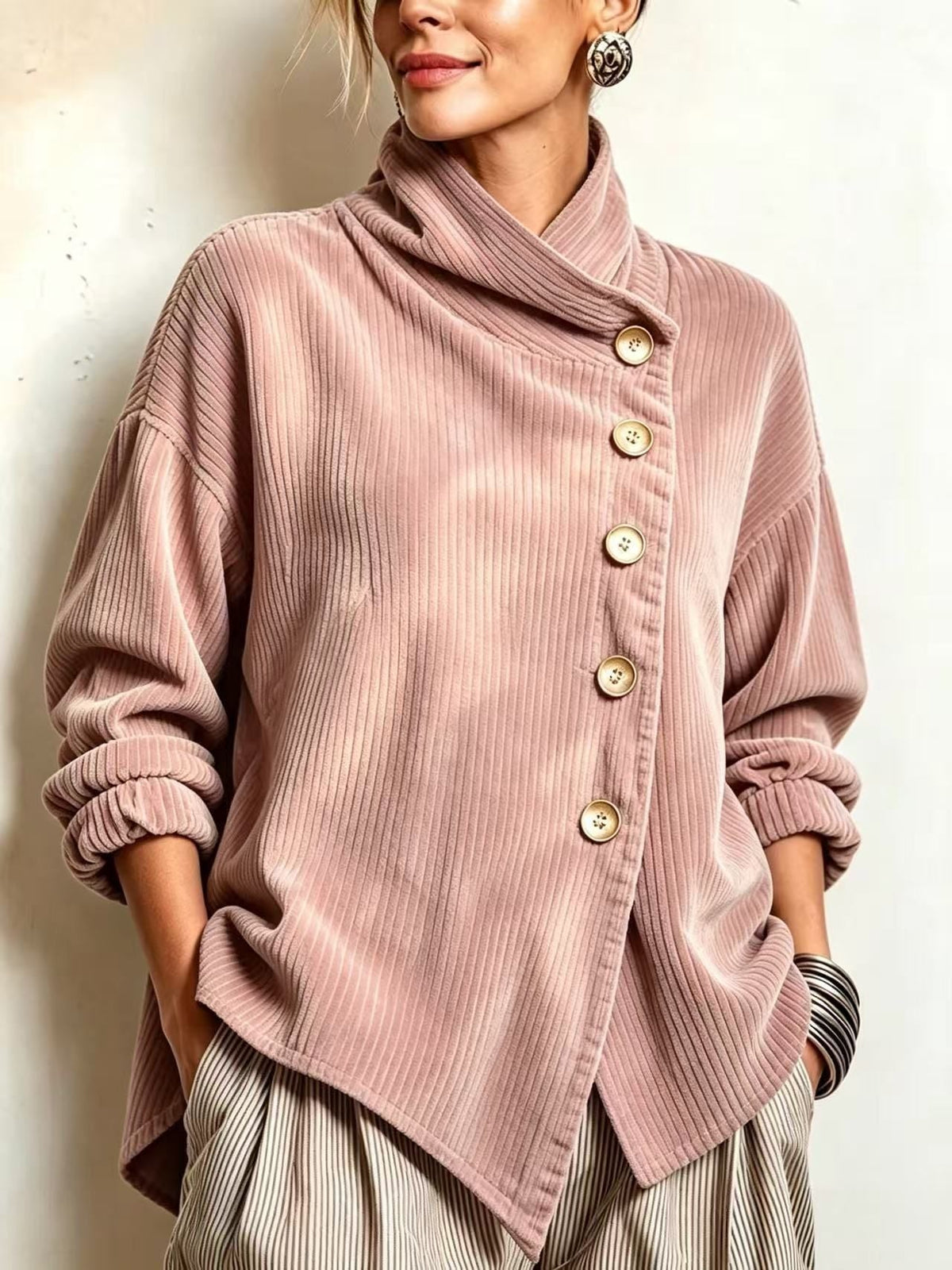 Elara | Pull en velours côtelé à col montant