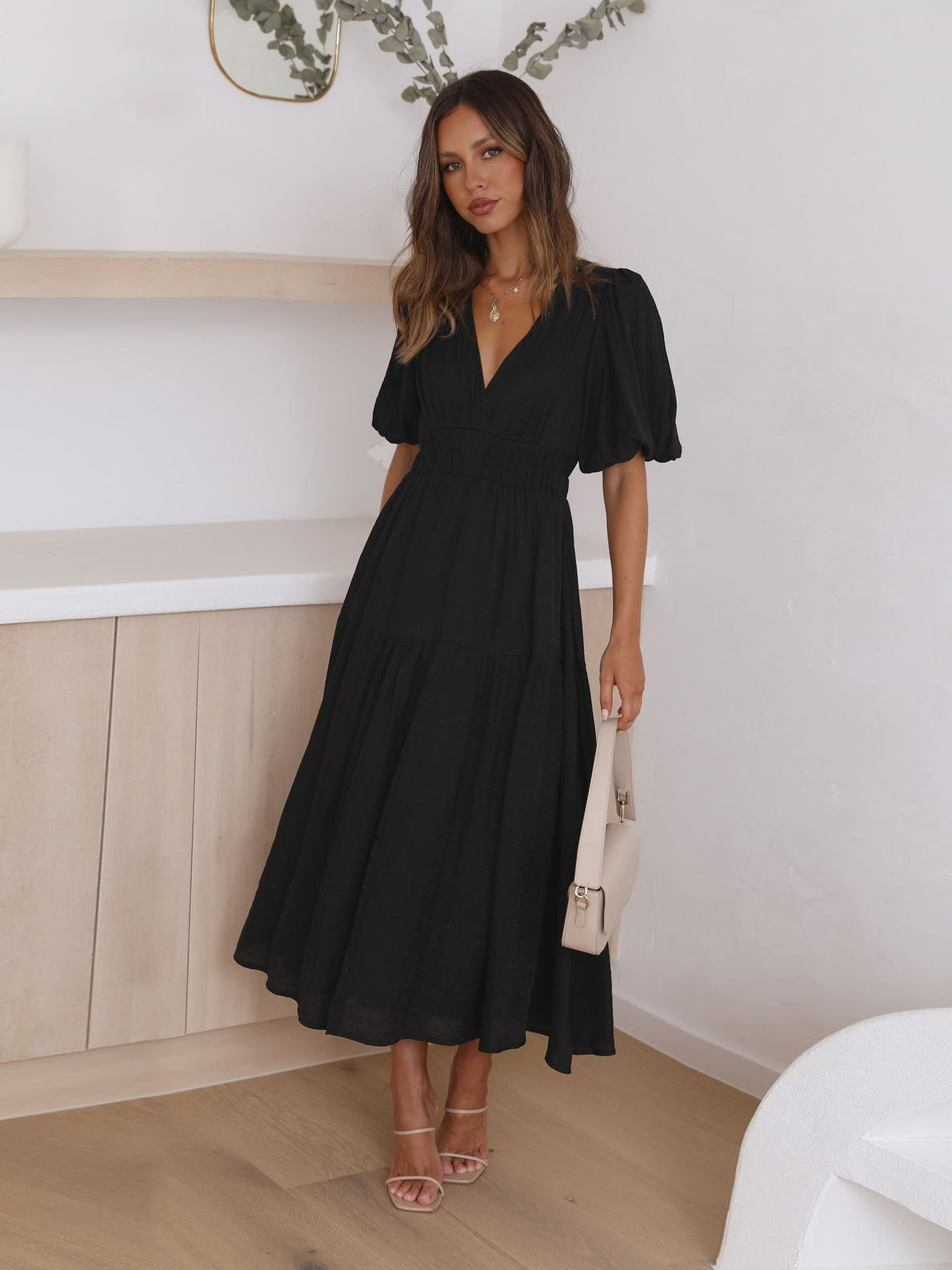 Emilia | Robe à col en V
