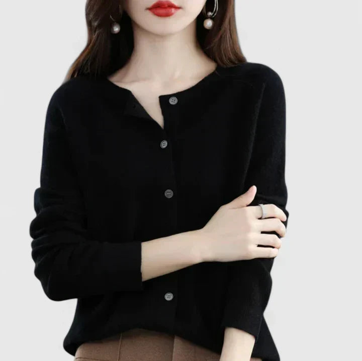 Lyxandria - Comfortable Cardigan